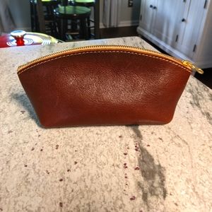 Portland Leather Eclipse Makeup Bag in Nutmeg.